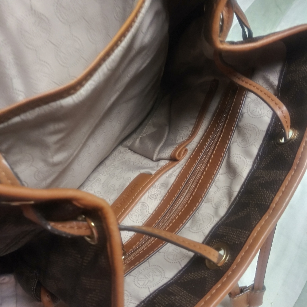 MK backpack - Picture 9 of 13